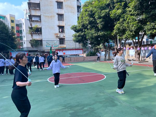 跳绳1.jpg 跳绳1.jpg